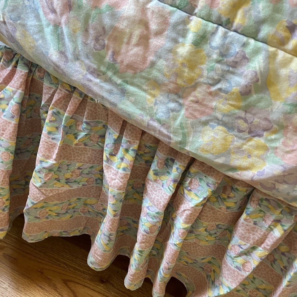 🌻4-piece full size comforter set - Picture 9 of 16